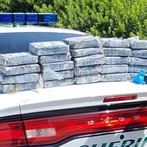 Aparecen varios fardos de cocaína en la estación de la Fuerza Espacial en Florida