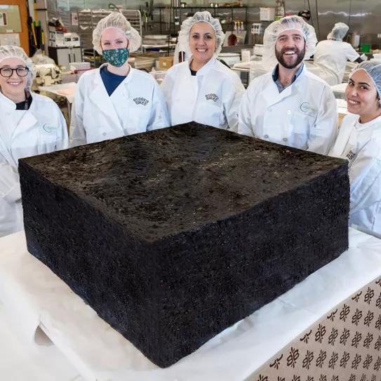 Cocinan en brownie de marihuana más grande del mundo: 385 kilos y 20.000 mg de THC