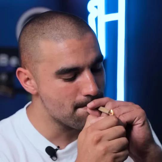 Multan a un canal de TV chileno por entrevistar a un sommelier de cannabis