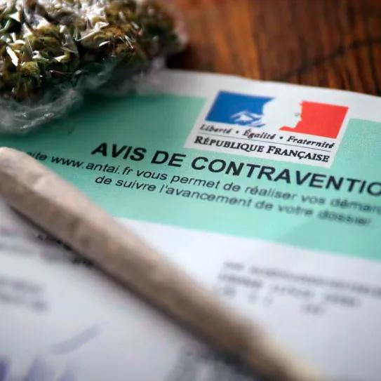 Francia endurece multas por drogas y revive el debate cannábico
