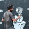 Peri Helio en mitad de su universo, retratado por Teresa Meaza.