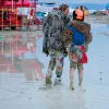 Una lluvia torrencial arruina el festival psicodélico Burning Man