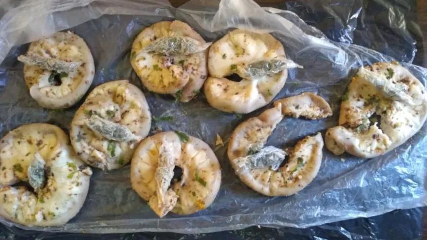 Chinchulines rellenos de marihuana para su novio preso