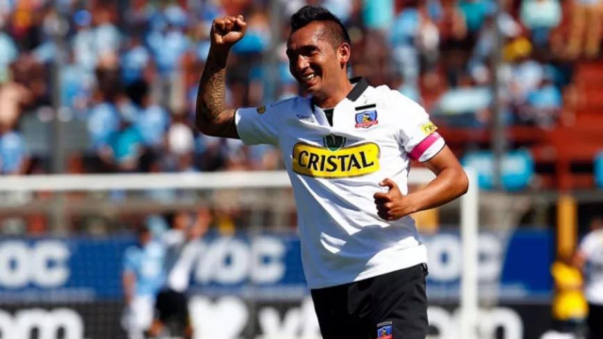 Futbolista Esteban Paredes le quemó unas zapatillas “de marihuana” a Sebastián Toro