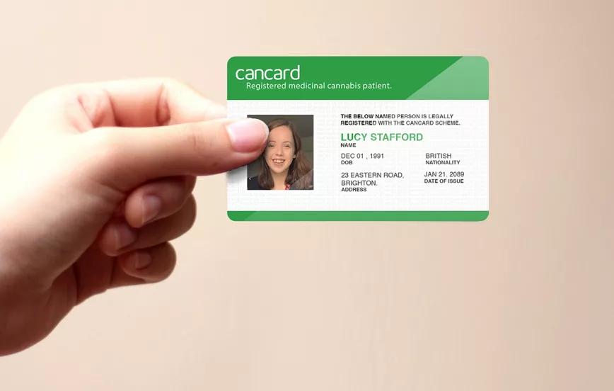 Activistas de Reino Unido lanzan una tarjeta de cannabis medicinal en colaboración con la policía