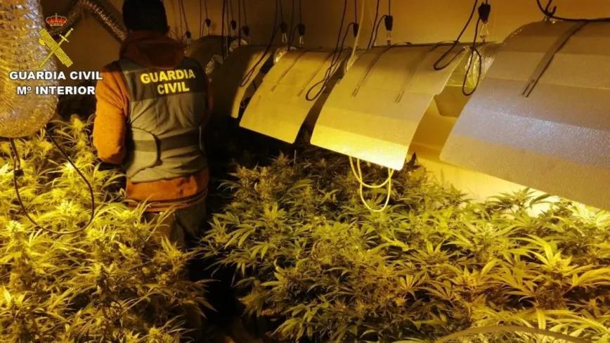 Detienen a un grupo de traficantes con una agente de Policía Local implicada 