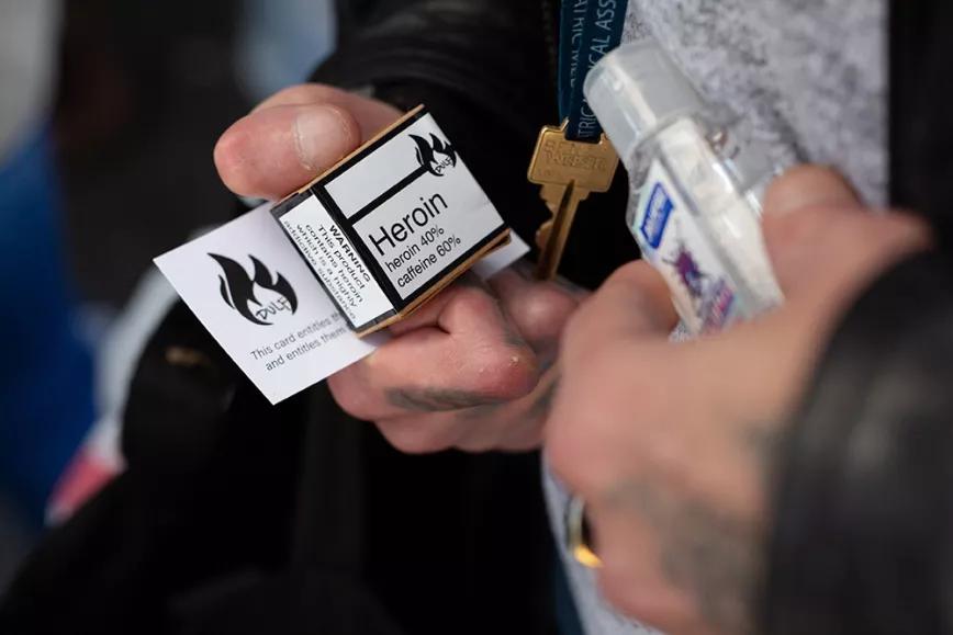 Una asociación canadiense reparte drogas gratis para acabar con las sobredosis 