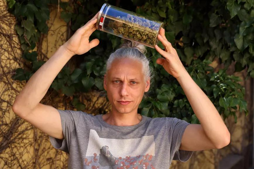 La justicia checa condena al editor de una revista cannábica por los artículos sobre cultivo