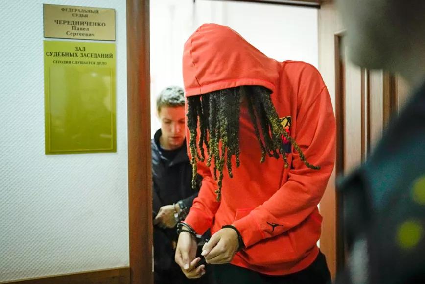 Rusia alarga la detención de Griner, la estrella de la WNBA detenida por cannabis 