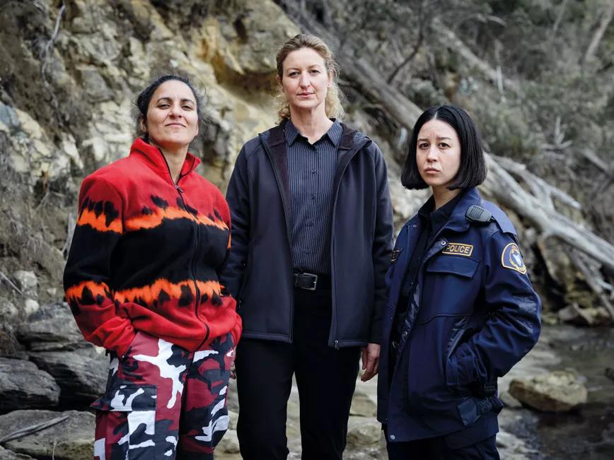 Madeleine Sami, Kate Box y Nina Oyama, protagonistas de Deadloch, un policiaco de humor absurdo