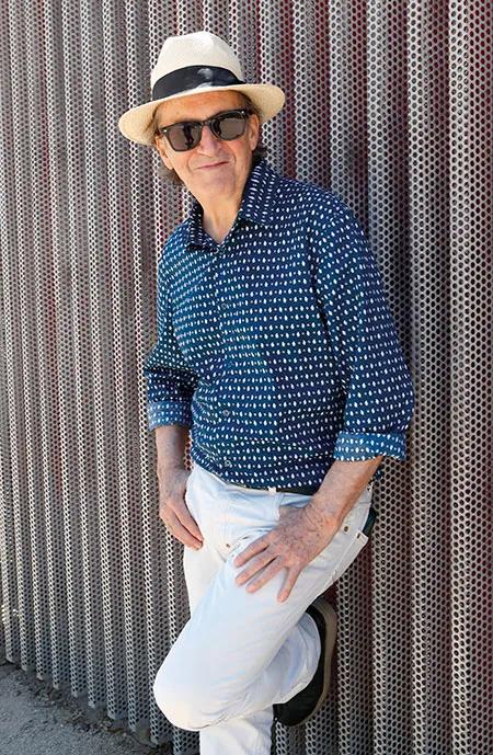 Alfonso Domingo retratado por Óscar Rivilla.