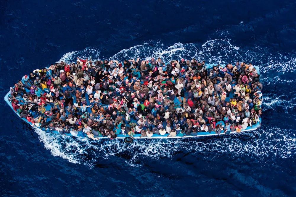 Patera en el mar