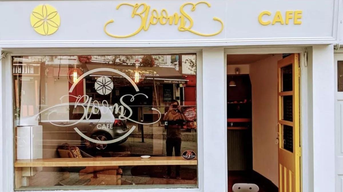 Blooms Cafe