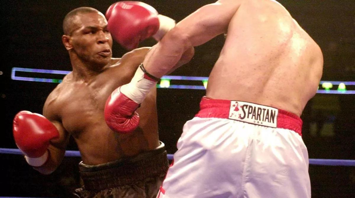 Fue tal la paliza que le dio a Golota que el luchador polaco se quedó en el banquillo en el segundo asalto.