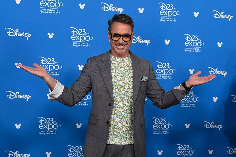El actor Robert Downey Jr. cuenta cómo fue detenido en Disneyland por fumar marihuana en una góndola.