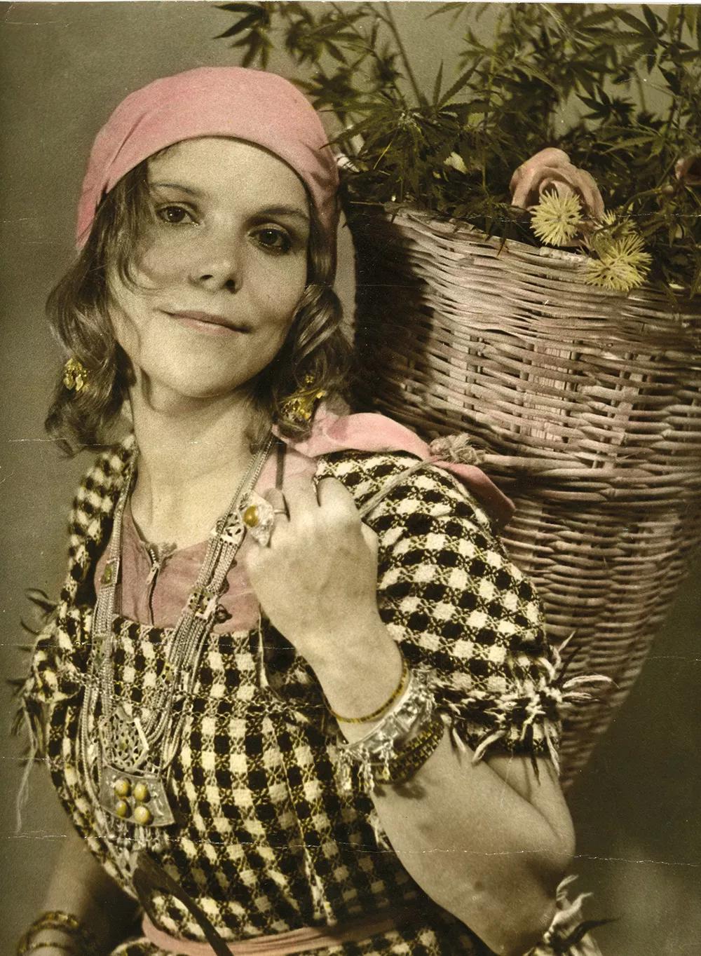 una imagen del 69 realizada por un fotógrafo que afirmaba hacer “fotos en color”, lo que significaba que las pintaba a mano.