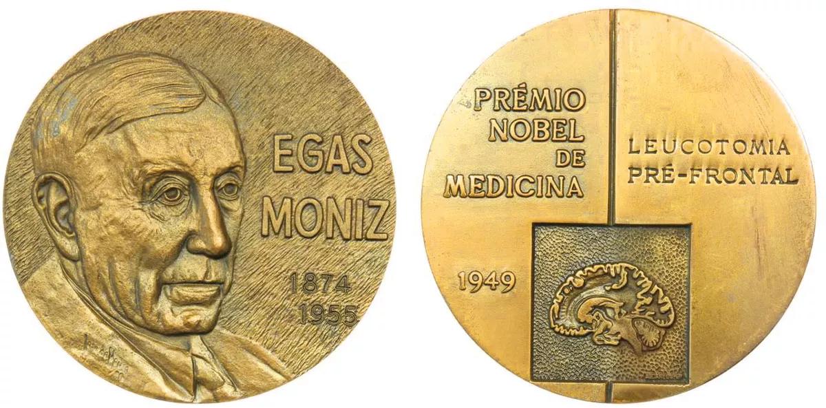 Medalla que celebra la concesión del Nobel de Medicina a Moniz en 1949 y lleva impreso un cerebro y las palabras de Leucotomía Pre-Frontral.