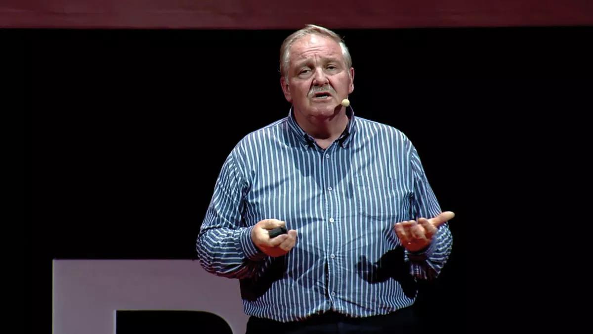 En sus intervenciones públicas David Nutt no deja de cuestionar las leyes sobre drogas desde la evidencia científica: “No intento cambiar la ley porque quiera cambiar la ley. Intento que la ley haga lo que se supone que debe hacer, que es proteger a la gente basándose en pruebas”.