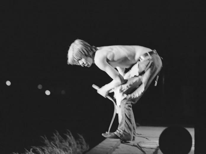Pese a estar colgadísimo por haber esnifado drogas no identificadas, Iggy Pop recuerda su actuación como muy excitante, “un concierto muy intenso”.