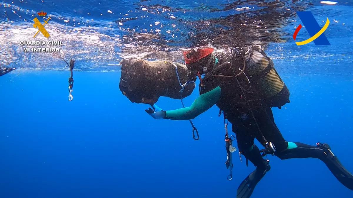 Hallan 32 kilos de cocaína en el casco de un buque mercante