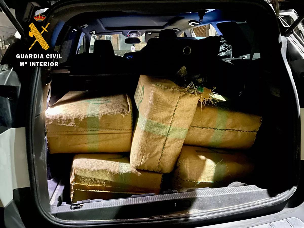 Detienen a un hombre que conducía con media tonelada de hachís en Extremadura