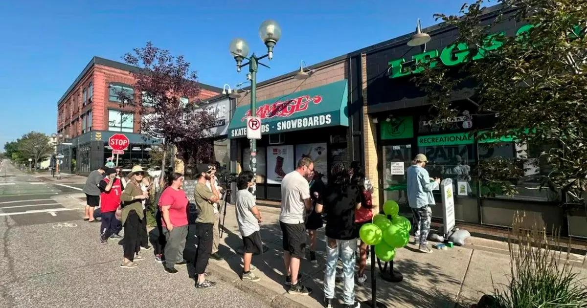 Minnesota inicia ventas de cannabis de uso adulto